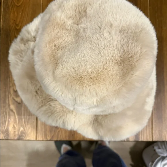 Faux Fur Bucket Hat - Picture 2 of 5
